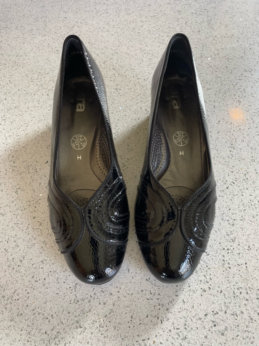 Ara Comfort Black Patent Flats Sz 7